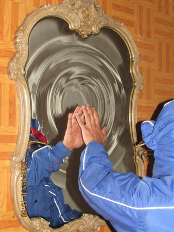 A cover of "Specchi" cluster. The owner is cosmicsalmon. The cluster consists of 9 elements.