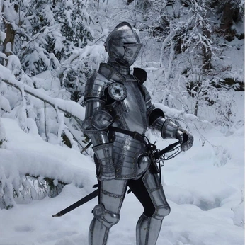 A cover of "Weapons & armour" cluster. The owner is comedyroses. The cluster description is "Metal!!". The cluster consists of 53 elements.