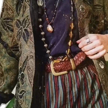 A cover of "Cosmicos" cluster. The owner is hydraeatmenot. The cluster description is "outward expressionisms, patterns to fit character ". The cluster consists of 75 elements.