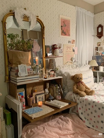 A cover of "room inspo" cluster. The owner is myarmalade. The cluster consists of 1 element.