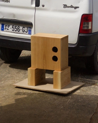 A cover of "speaker" cluster. The owner is atrippy. The cluster consists of 3 elements.