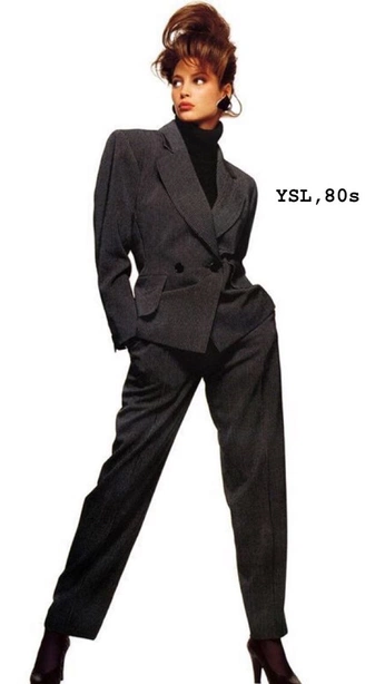 A cover of "storia" cluster. The owner is fra.pst. The cluster consists of 16 elements.