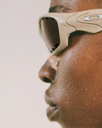 A cover of "Eyewear" cluster. The owner is kmvkimbo. The cluster consists of 3 elements.