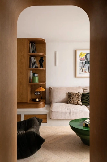 A cover of "5 ILFELD RD" cluster. The owner is sarahutch. The cluster consists of 46 elements.