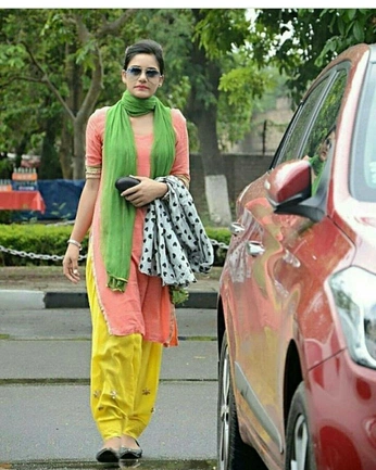 A cover of "MOUSHUMI" cluster. The owner is mahmoodshabbir. The cluster consists of 9 elements.