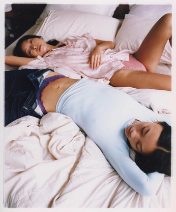 A cover of "slumber party test shoot" cluster. The owner is glitterbomb. The cluster consists of 75 elements.