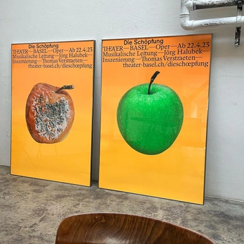 A cover of "Poster" cluster. The owner is peraleby. The cluster consists of 5 elements.