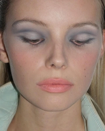 A cover of "Levitation" cluster. The owner is marineglm. The cluster consists of 19 elements.