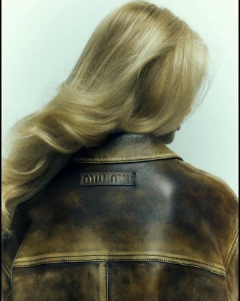 A cover of "Hair Design" cluster. The owner is alisonbarber. The cluster consists of 2 elements.