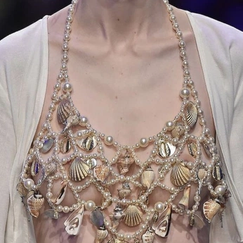 A cover of "fashion" cluster. The owner is jennafv. The cluster consists of 10 elements.