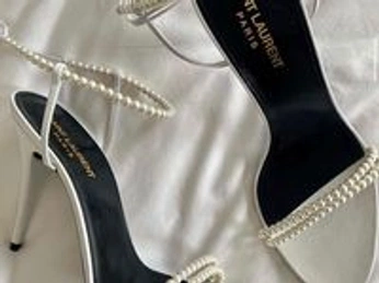 A cover of "Wedding" cluster. The owner is caityg. The cluster consists of 1 element.