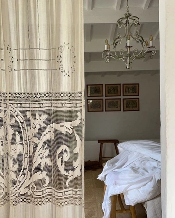 A cover of "Peaceful home" cluster. The owner is arturobernard. The cluster consists of 22 elements.