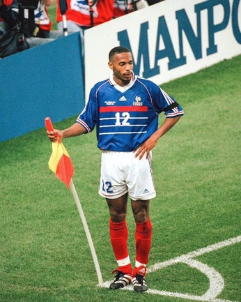 A cover of "Ball" cluster. The owner is 20001. The cluster consists of 198 elements. 2 create it.