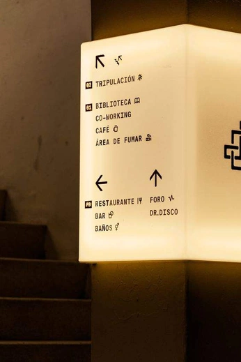 A cover of "Signalétique" cluster. The owner is juliolc. The cluster consists of 38 elements.