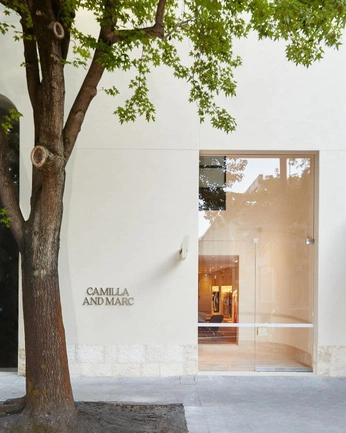 A cover of "Interior" cluster. The owner is thomascronan. The cluster consists of 1 element.