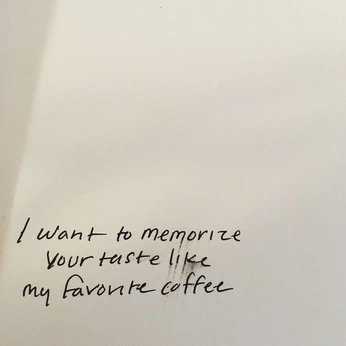 A cover of "words" cluster. The owner is vanillahapples. The cluster description is "thoughts & quotes i like 𓃠". The cluster consists of 7 elements.