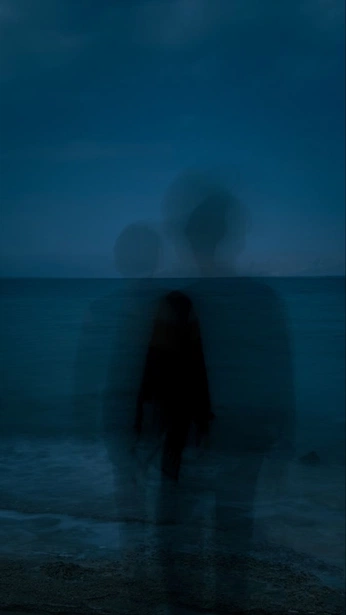 A cover of "dark" cluster. The owner is niama.emilie. The cluster consists of 14 elements.