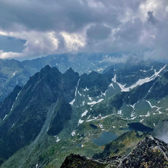 A cover of "TATRA" cluster. The owner is borbala. The cluster consists of 15 elements.