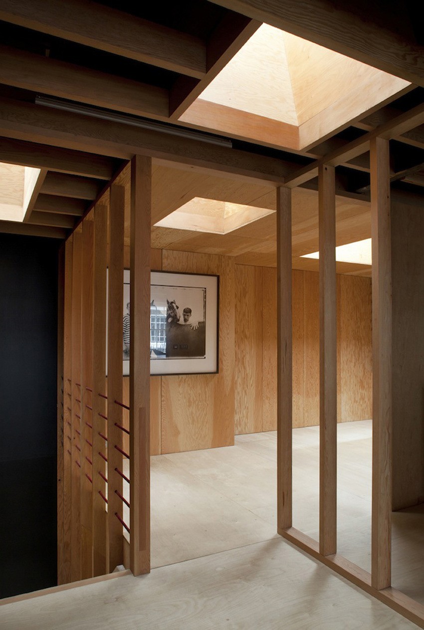 The Frame House in London, designed by Jonathan Tuckey Design. Photo by James Brittain.