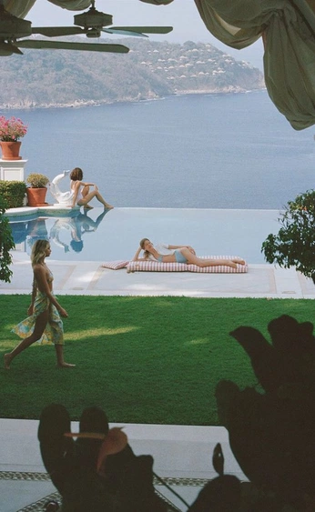 A cover of "Summer" cluster. The owner is palettebox. The cluster consists of 4 elements.