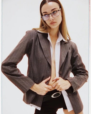 A cover of "PINSTRIPES STUDIO" cluster. The owner is elysianclo. The cluster consists of 21 elements.