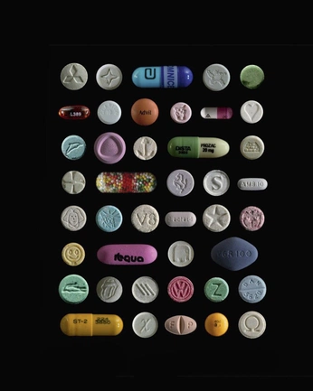 A cover of "WEB DESIGN" cluster. The owner is chlocliclo. The cluster consists of 17 elements.