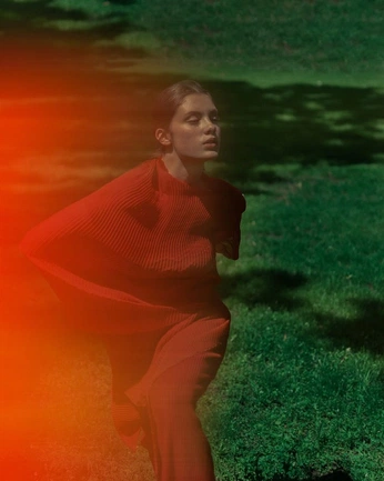 A cover of "Light" cluster. The owner is sarahkarney. The cluster consists of 26 elements.