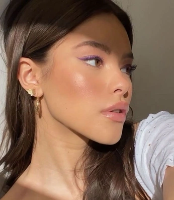 A cover of "makeup" cluster. The owner is heavenlyangel. The cluster consists of 130 elements.