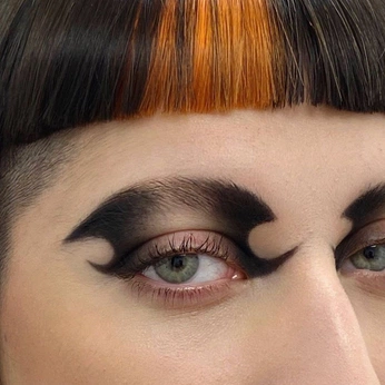 A cover of "Alt style" cluster. The owner is loriphillips. The cluster consists of 4 elements.