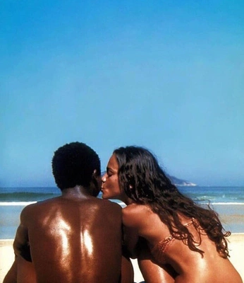 A cover of "Pais tropical" cluster. The owner is machado. The cluster consists of 13 elements.