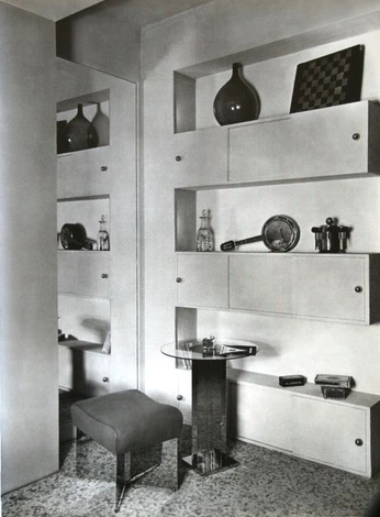 A cover of "Closet" cluster. The owner is leavon. The cluster consists of 6 elements.