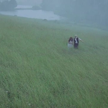 A cover of "Makowiny" cluster. The owner is unrealwitch. The cluster description is "The neighbourhood where the witches live and their story starts/takes ". The cluster consists of 137 elements.