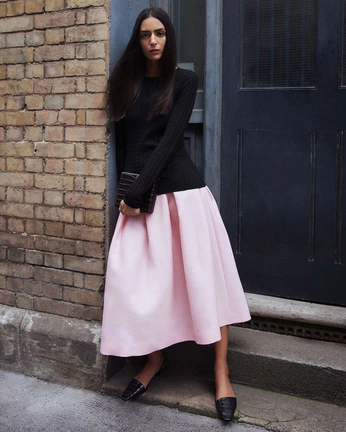 A cover of "history skirts" cluster. The owner is livhansen28. The cluster consists of 9 elements.