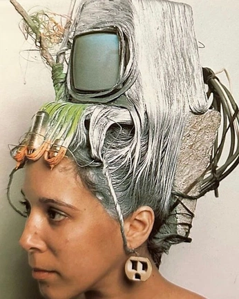 A cover of "sad girlz luv money" cluster. The owner is alliefitz. The cluster consists of 10 elements.