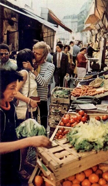 A cover of "Town market" cluster. The owner is bravadostudio. The cluster consists of 6 elements.