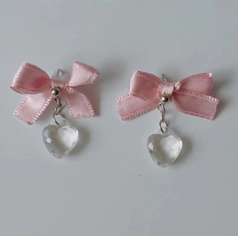 A cover of "angelic" cluster. The owner is aikachu. The cluster consists of 118 elements.