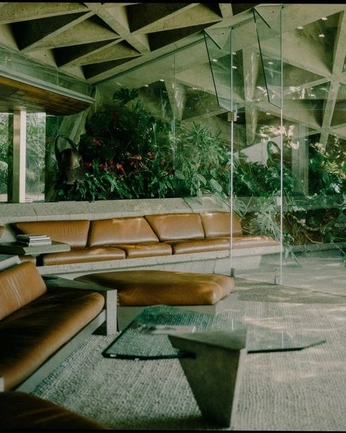 A cover of "In/Outdoor" cluster. The owner is anamaia. The cluster consists of 71 elements.