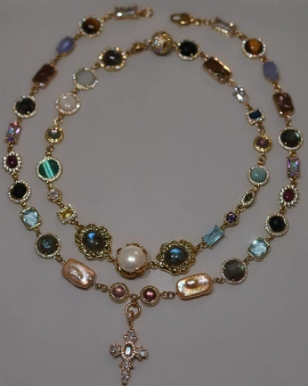 A cover of "Jewelry" cluster. The owner is verdantvervain. The cluster consists of 2 elements.