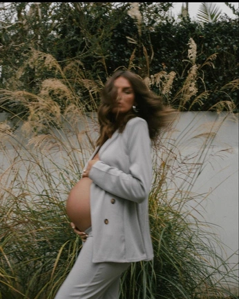 A cover of "Maternity" cluster. The owner is kellyjiverson. The cluster consists of 100 elements.