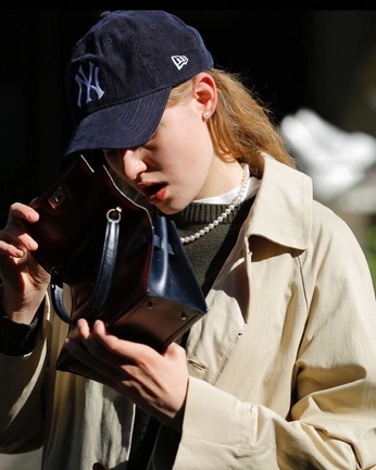 A cover of "Caroline" cluster. The owner is quinton01. The cluster consists of 73 elements.