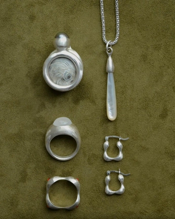 A cover of "METAL" cluster. The owner is maizieray. The cluster consists of 27 elements.