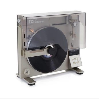 A cover of "technology" cluster. The owner is anee0. The cluster consists of 2 elements.