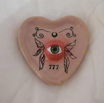 A cover of "CLAY" cluster. The owner is paprikatavares. The cluster consists of 11 elements.