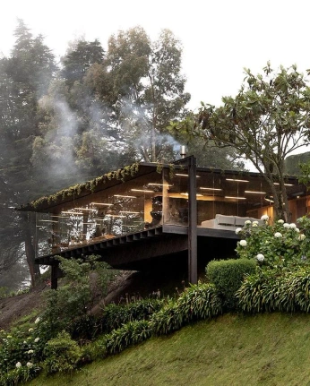 A cover of "architecture" cluster. The owner is eleanorameyer. The cluster consists of 13 elements.