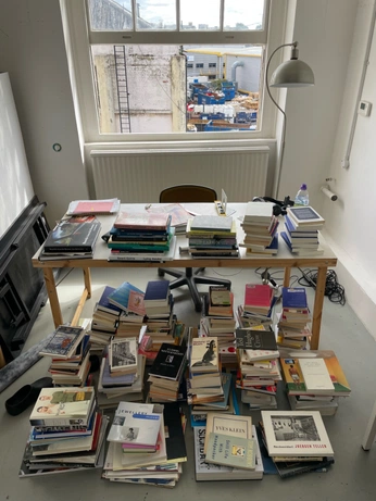 A cover of "library" cluster. The owner is zenzak. The cluster consists of 70 elements.