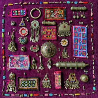 A cover of "ornate" cluster. The owner is vedashreeb. The cluster consists of 2 elements.