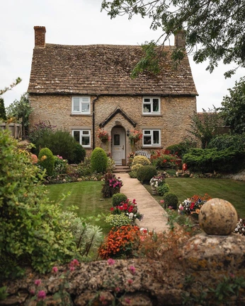 A cover of "cottage core" cluster. The owner is ann.9. The cluster consists of 18 elements.