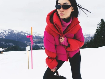 A cover of "monclerxkodak" cluster. The owner is sadierosee. The cluster consists of 39 elements.