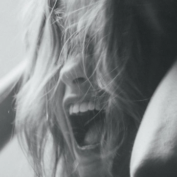 A cover of "descarga" cluster. The owner is isabelaamurcia. The cluster consists of 77 elements.