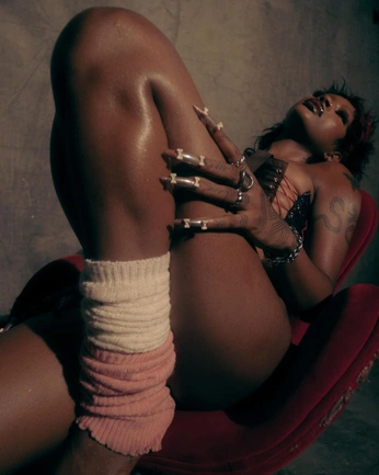 A cover of "Heat" cluster. The owner is normulis. The cluster consists of 6 elements.